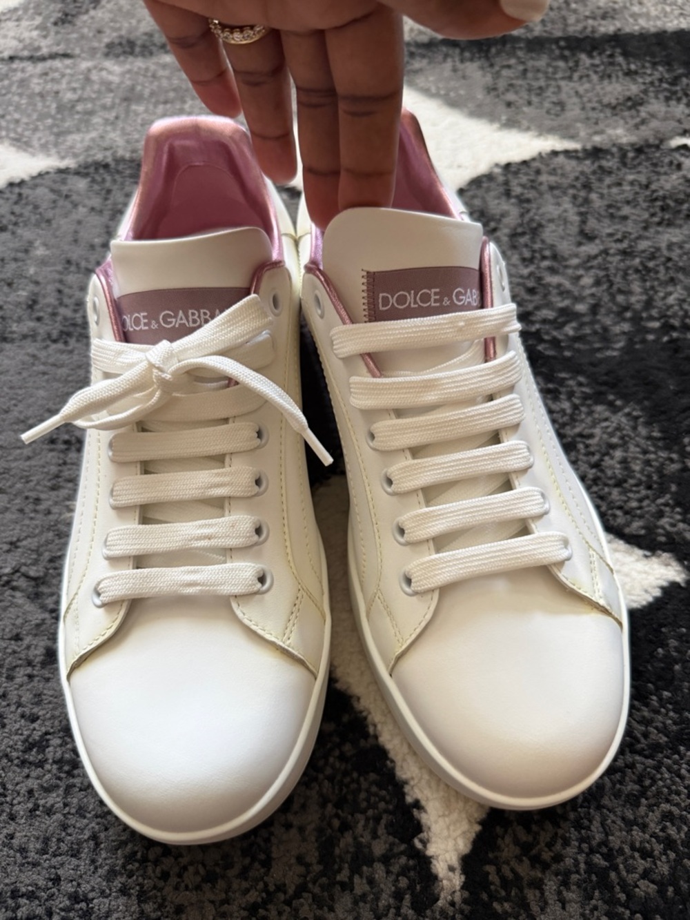 DOLCE&GABBANA
Portofino Bicolor Logo Low-Top Sneakers